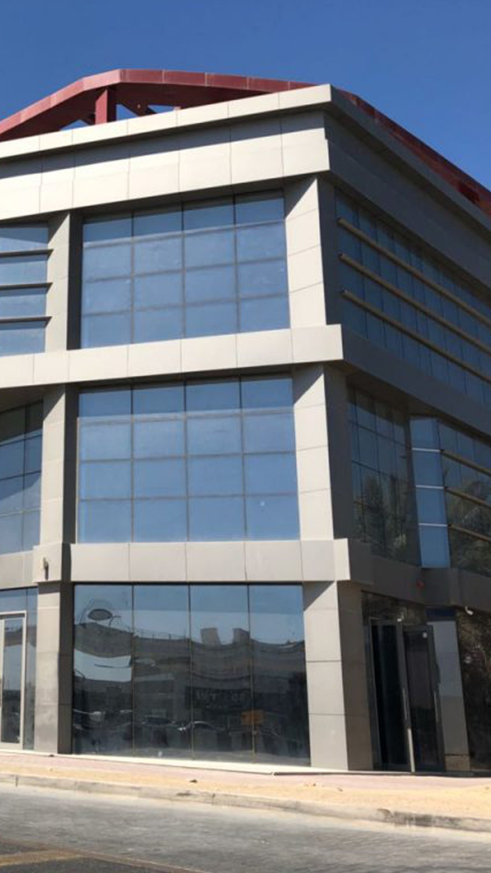 Exclusive Commercial Building for Rent in Al Safa 1